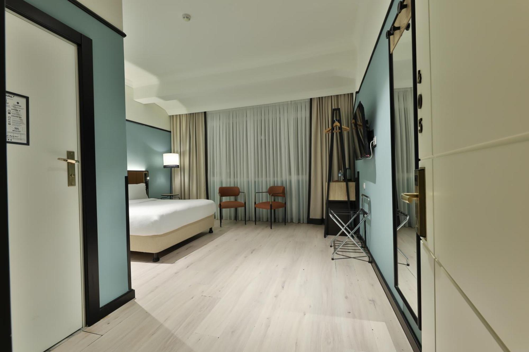 Ea Exclusive Hotel *