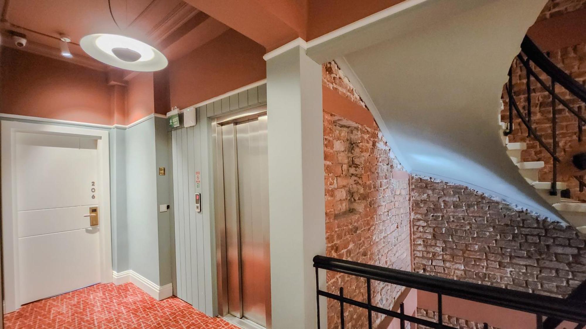 Ea Exclusive Otel